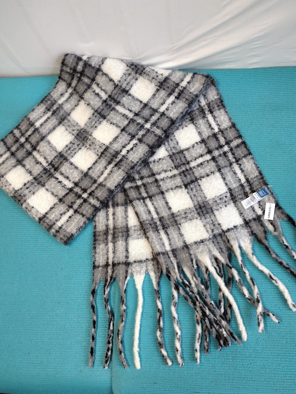 NWT Old Navy White & Gray Plaid Fringe Scarf